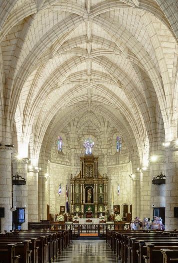 interior-de-la-catedral-primada-de-america