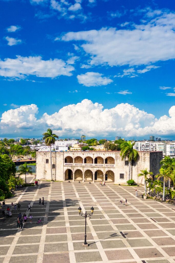 Cultura y Comunidad Dominicana Alcazar de Colon