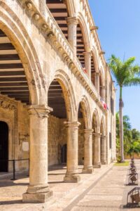 Cultura y Comunidad Dominicana Alcazar de Colon de Cerca